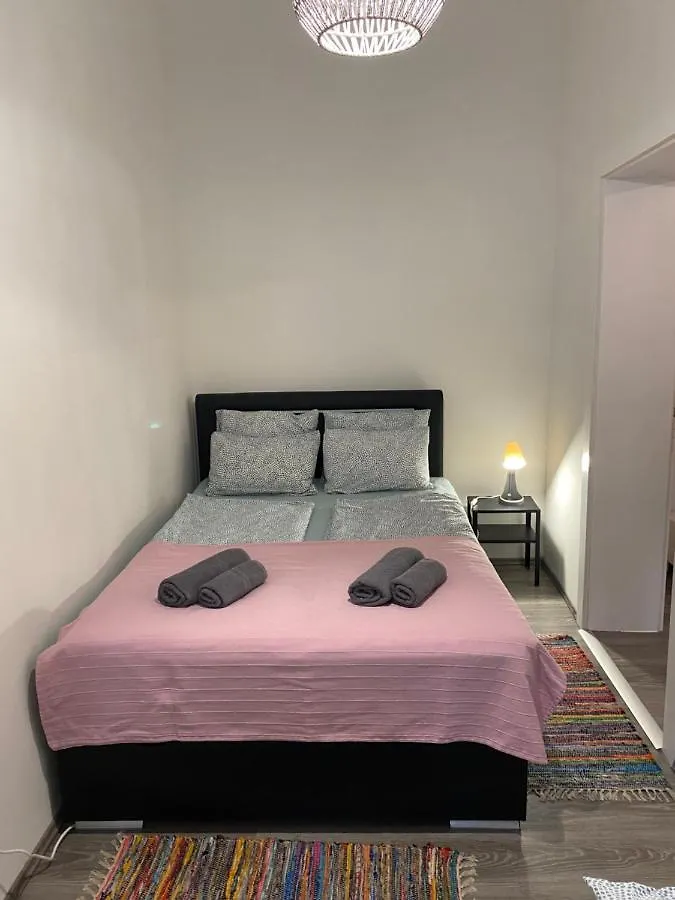 Nice Apartment Between Schoenbrunn And Karlsplatz فيينا